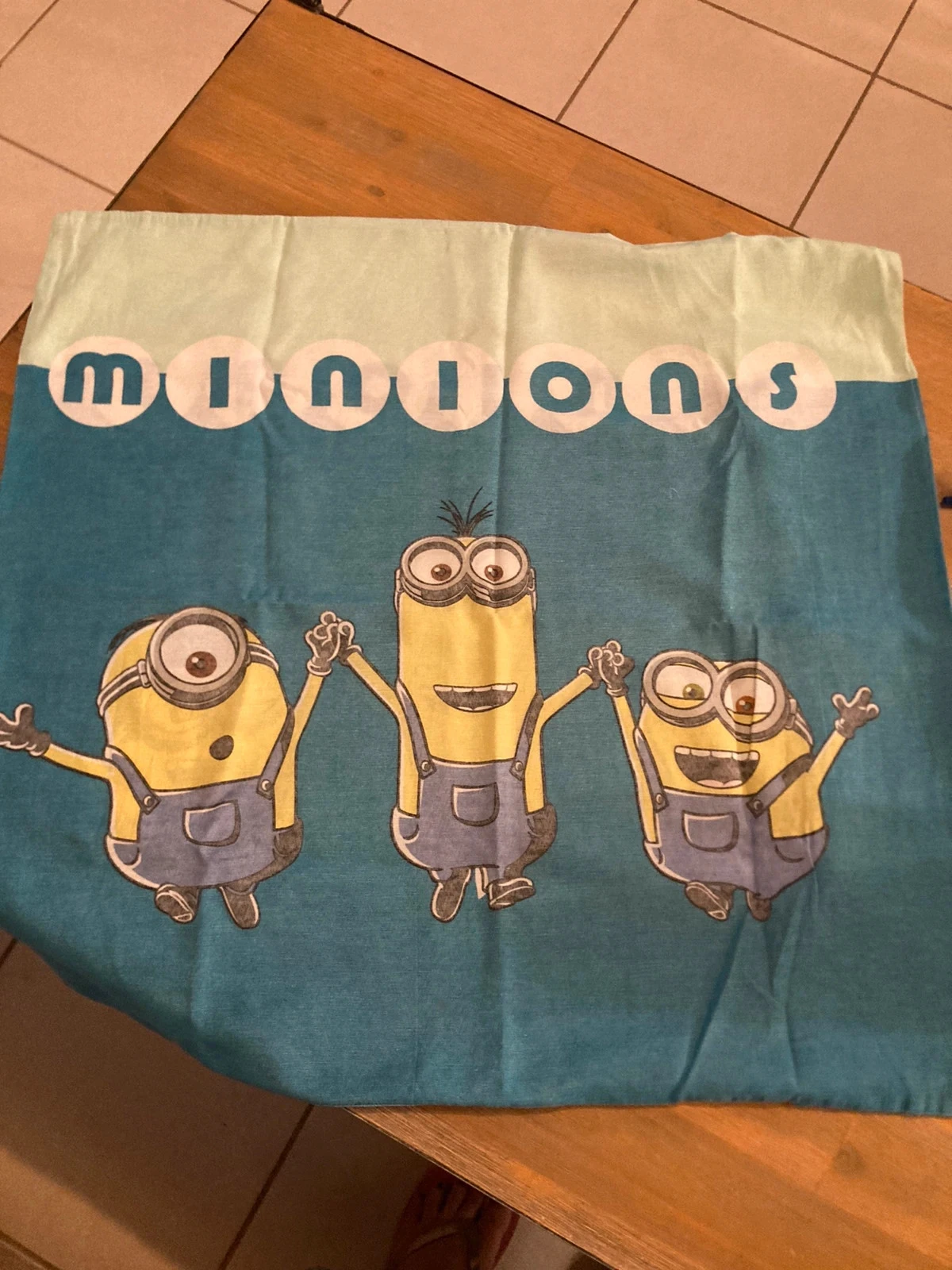 2 parures de  lit Minions